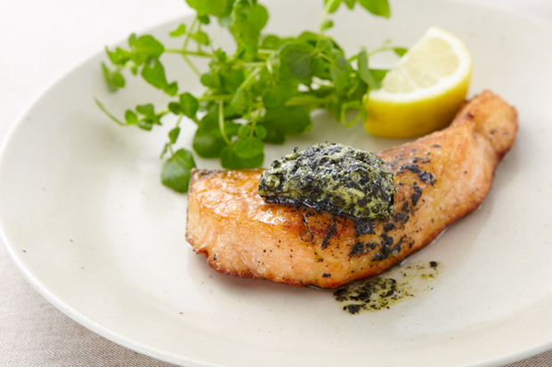 Meunière de saumon au beurre d’algue nori